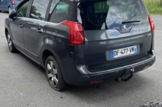 Anti brouillard arriere gauche PEUGEOT 5008 1