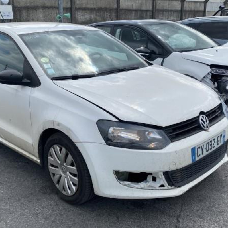 VOLKSWAGEN POLO 5 PHASE 1 1.6 TDI - 16V TURBO Photo n°2