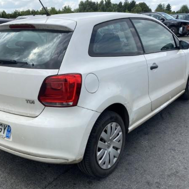 VOLKSWAGEN POLO 5 PHASE 1 1.6 TDI - 16V TURBO Photo n°3