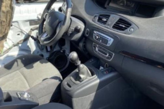 Boitier UCH RENAULT SCENIC 3