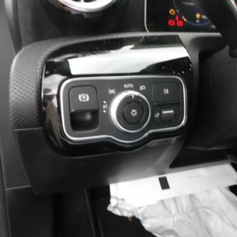 Commande autoradio MERCEDES CLASSE CLA 118 Photo n°20