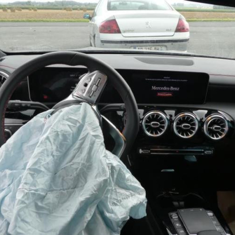 Interrupteur de leve vitre arriere droit MERCEDES CLASSE CLA 118 Photo n°11