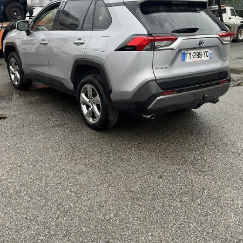 TOYOTA RAV4 5 2.5i - 16V HYBRID Photo n°4