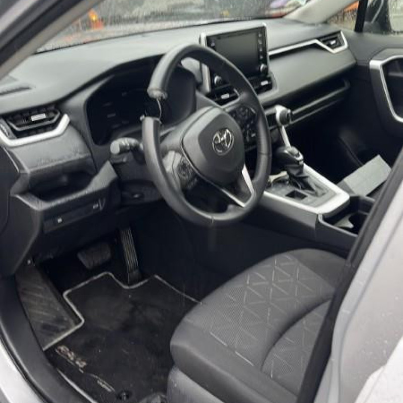 TOYOTA RAV4 5 2.5i - 16V HYBRID Photo n°6