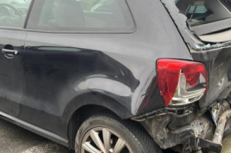 Pare boue avant gauche VOLKSWAGEN POLO 5