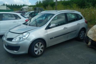 Anti brouillard arriere gauche RENAULT CLIO 3