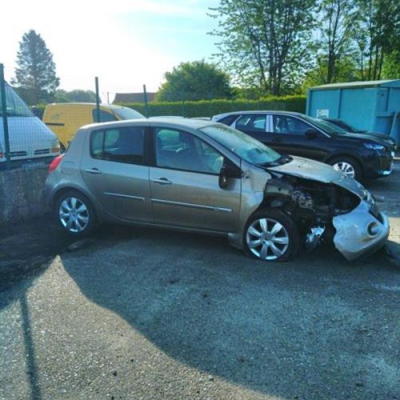 Boitier UCH RENAULT CLIO 3 Photo n°8