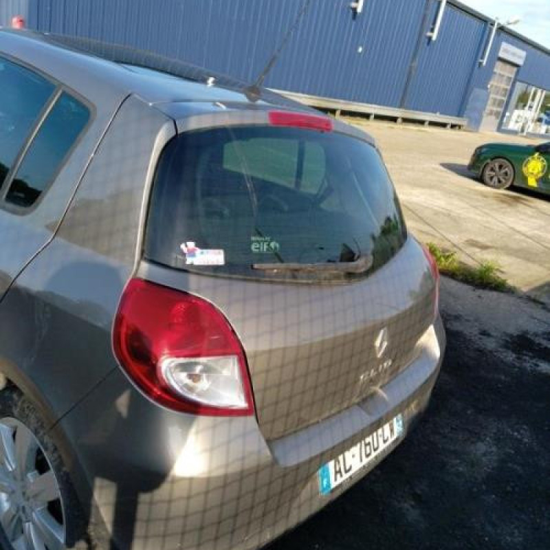 Boitier UCH RENAULT CLIO 3 Photo n°10