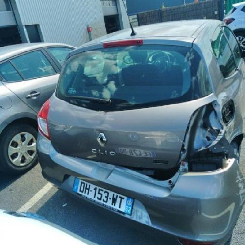 Boitier UCH RENAULT CLIO 3 Photo n°6