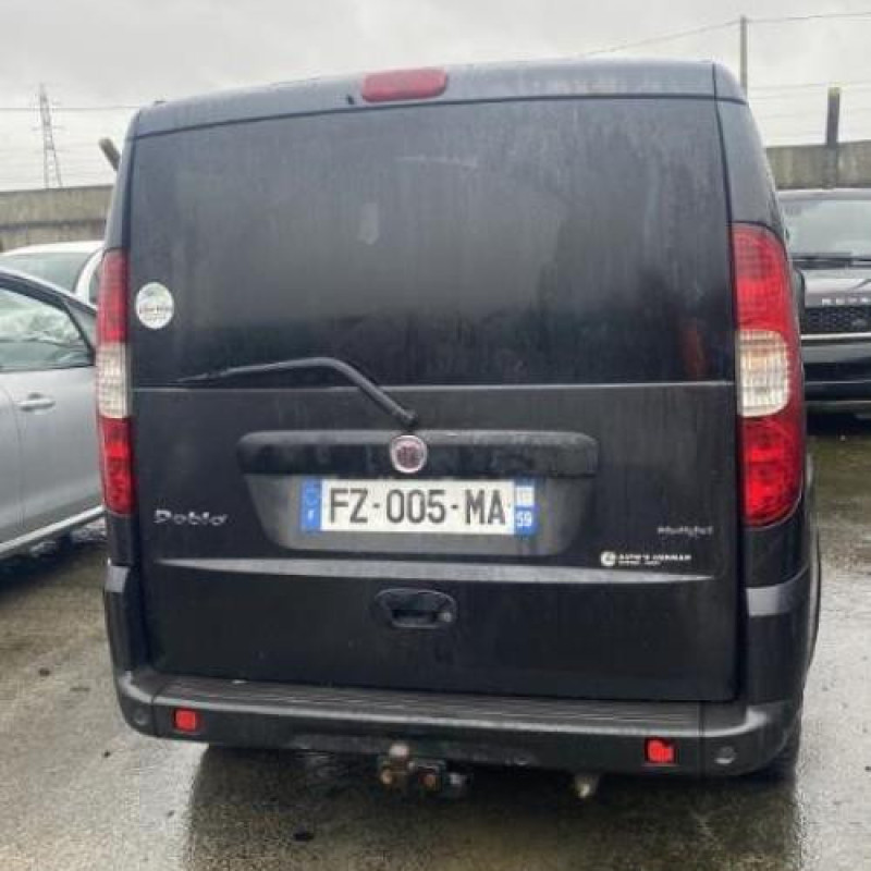 Pare choc arriere FIAT DOBLO 1 Photo n°9