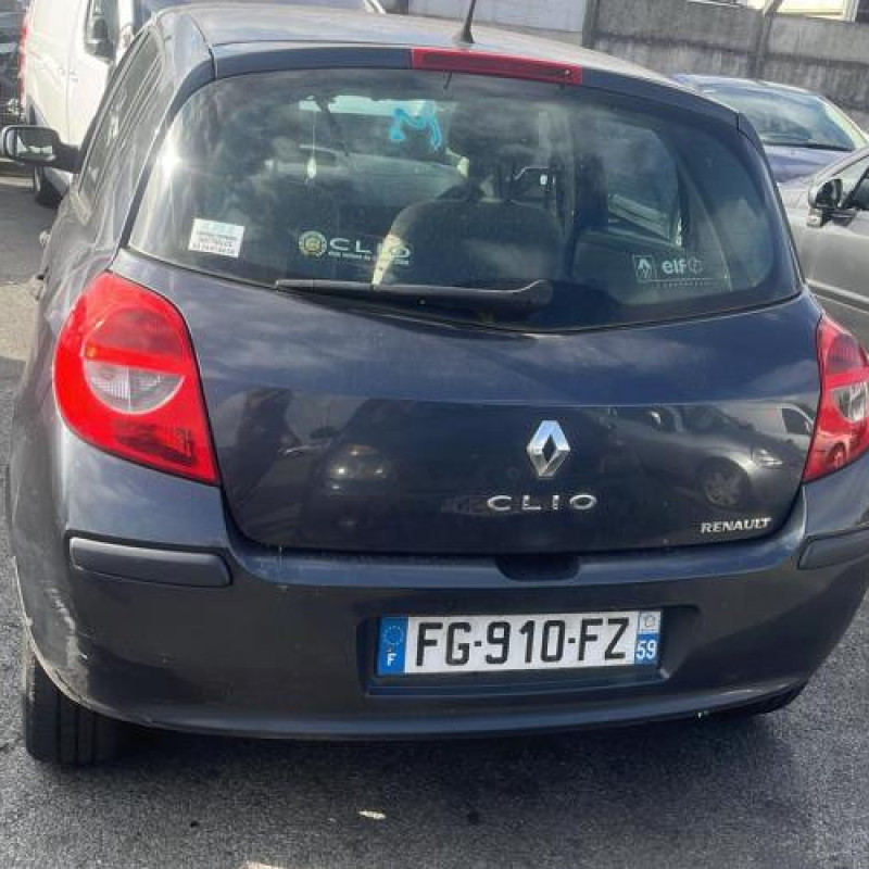 Boitier UCH RENAULT CLIO 3 Photo n°8