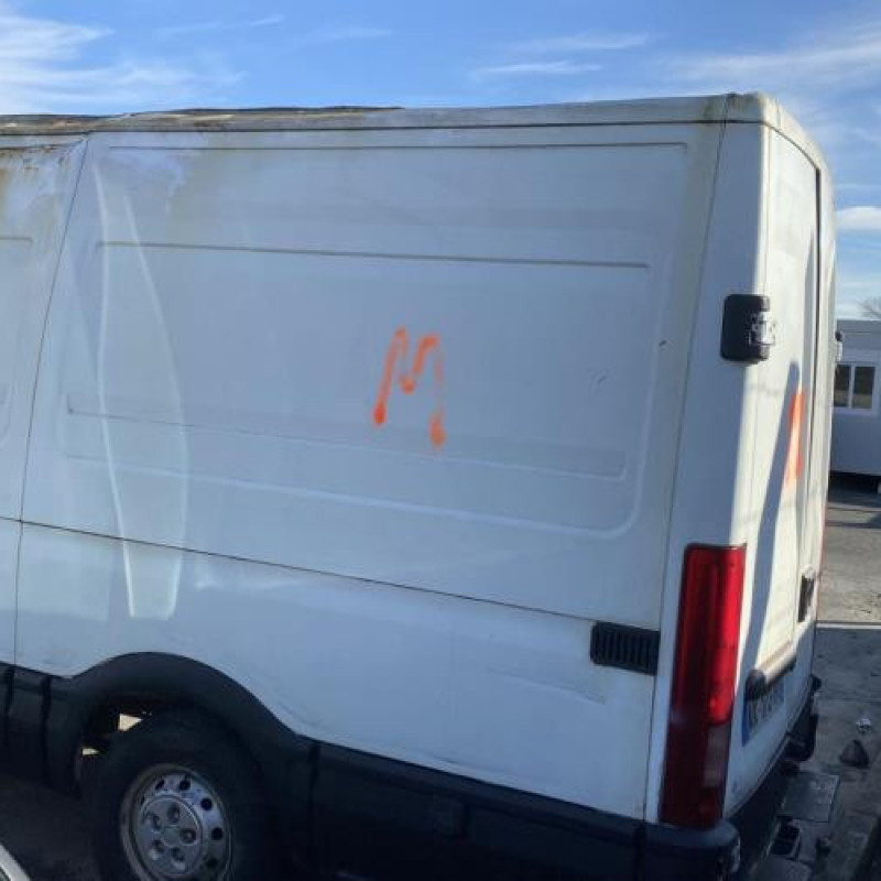 Porte avant droit IVECO DAILY 3 Photo n°15