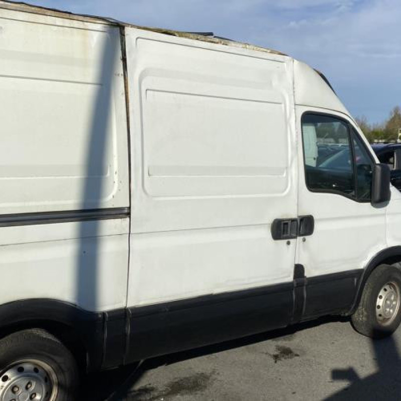 Porte avant droit IVECO DAILY 3 Photo n°19