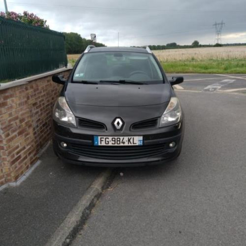 Boitier UCH RENAULT CLIO 3 Photo n°5