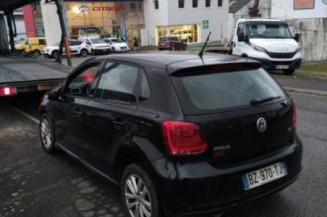 Poignee porte avant gauche VOLKSWAGEN POLO 5