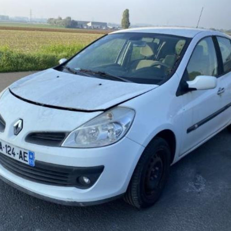 Pare choc arriere RENAULT CLIO 3 Photo n°7