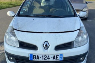 Pare choc arriere RENAULT CLIO 3