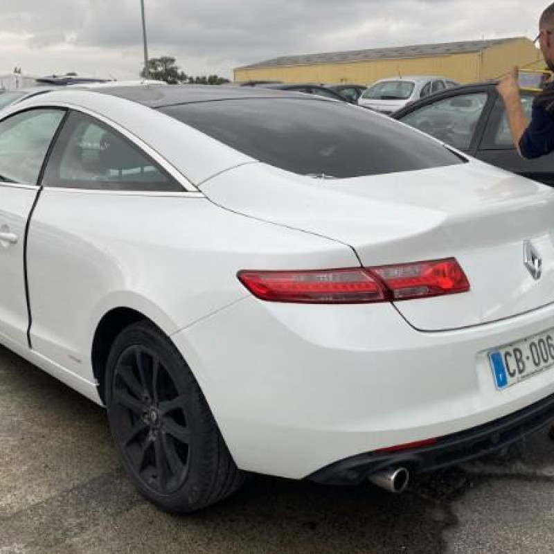 RENAULT LAGUNA 3 PHASE 1 COUPE 2.0 DCI - 16V TURBO Photo n°4