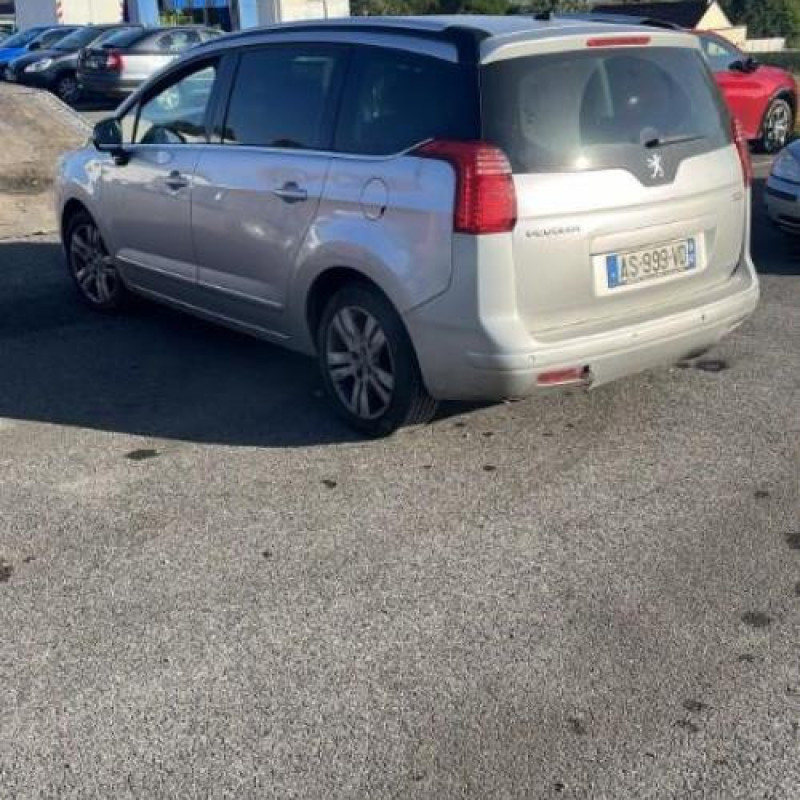 Vitre arriere droit PEUGEOT 5008 1 Photo n°9