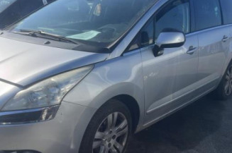 Vitre arriere droit PEUGEOT 5008 1