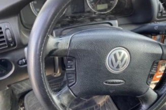 Vitre arriere droit VOLKSWAGEN PASSAT 4