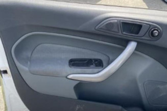 Pretensionneur de ceinture avant gauche FORD FIESTA 6