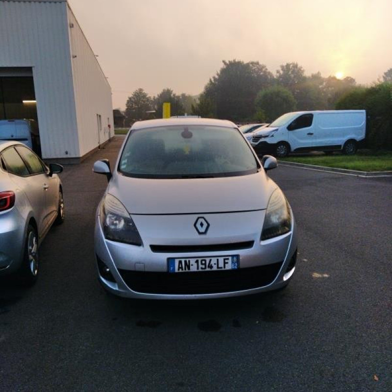 RENAULT GRAND SCENIC 3 PHASE 1 1.5 DCI - 8V TURBO Photo n°1