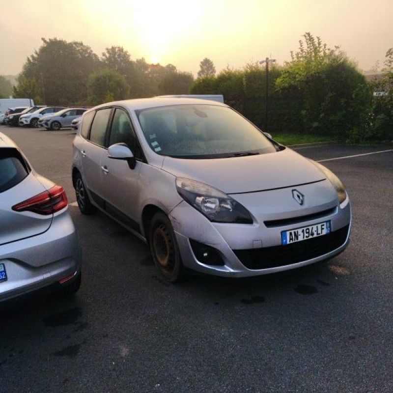 RENAULT GRAND SCENIC 3 PHASE 1 1.5 DCI - 8V TURBO Photo n°2