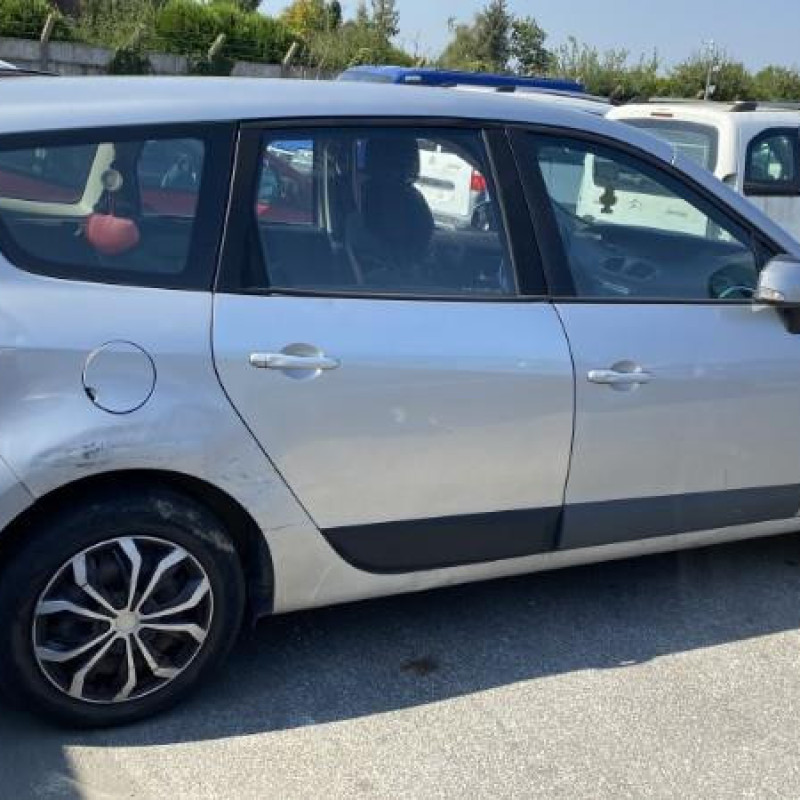 RENAULT GRAND SCENIC 3 PHASE 1 1.5 DCI - 8V TURBO Photo n°17