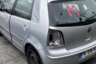 Poignee porte avant gauche VOLKSWAGEN POLO 4