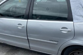 Poignee porte avant gauche VOLKSWAGEN POLO 4