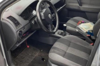 Poignee porte avant gauche VOLKSWAGEN POLO 4