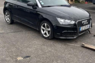 Poignee porte avant gauche AUDI A1 1