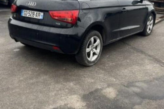 Poignee porte avant gauche AUDI A1 1