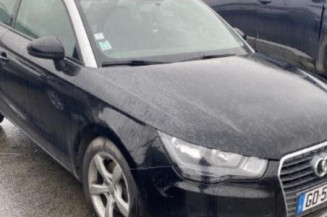 Poignee porte avant gauche AUDI A1 1