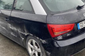 Poignee porte avant gauche AUDI A1 1