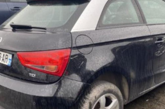 Poignee porte avant gauche AUDI A1 1