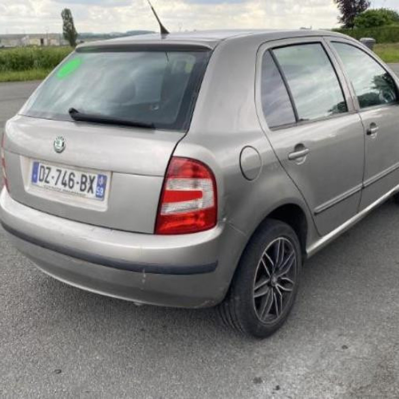 Poignee porte arriere droit SKODA FABIA 1 Photo n°3