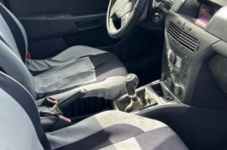 Crochet de remorquage OPEL ASTRA H