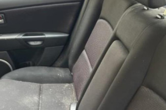 Poignee interieur avant droit MAZDA 3 1