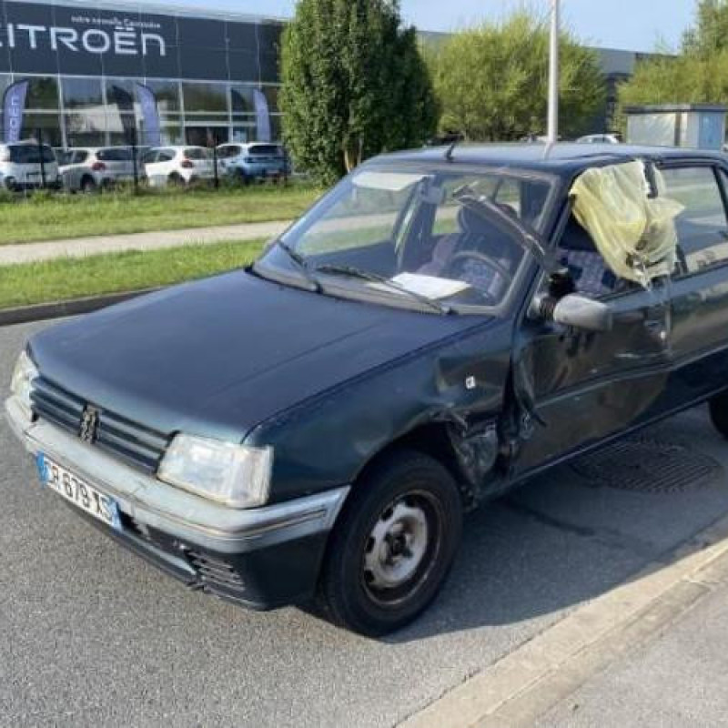 Poignee interieur arriere droit PEUGEOT 205 Photo n°1