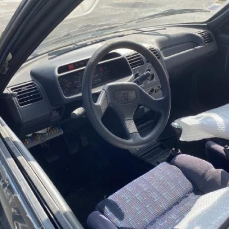 Poignee interieur arriere droit PEUGEOT 205 Photo n°6