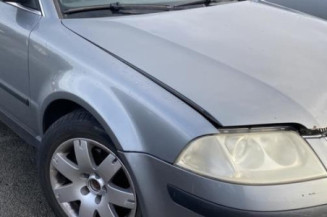 Poignee porte arriere droit VOLKSWAGEN PASSAT 4