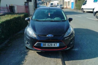 Attache ceinture avant gauche FORD FIESTA 6 Photo n°1