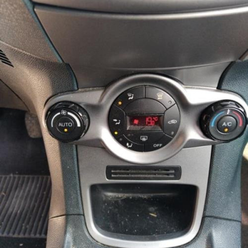 Poignee interieur avant droit FORD FIESTA 6 Photo n°8