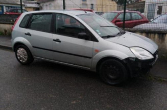 Poignee porte avant gauche FORD FIESTA 5