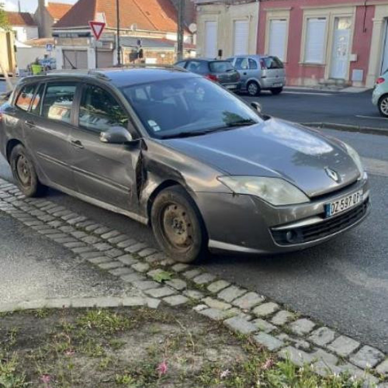 Crochet de remorquage RENAULT LAGUNA 3 Photo n°5