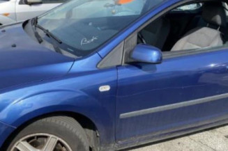 Pare boue arriere droit FORD FOCUS 2