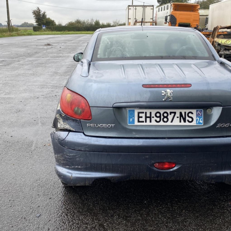 PEUGEOT 206 PHASE 2 CABRIOLET 1.6i - 16V Photo n°5