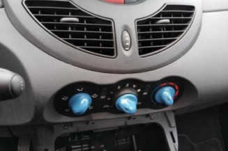 Poignee interieur avant droit RENAULT TWINGO 2